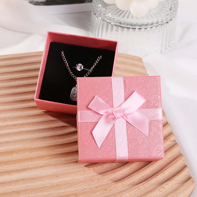 Valentine's Day Jewelry Packaging Box With Bow Gift