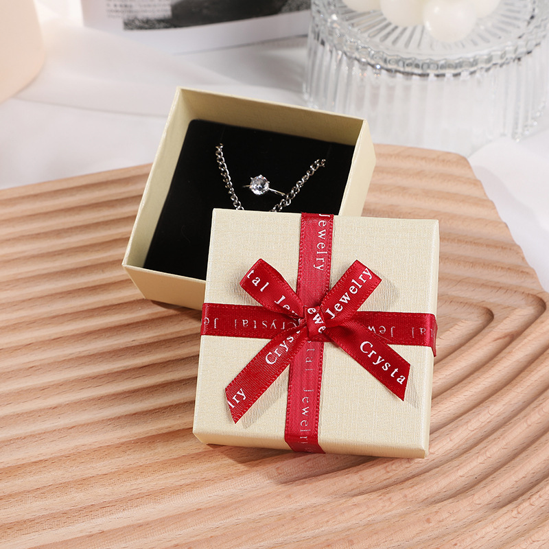 Valentine's Day Jewelry Packaging Box With Bow Gift
