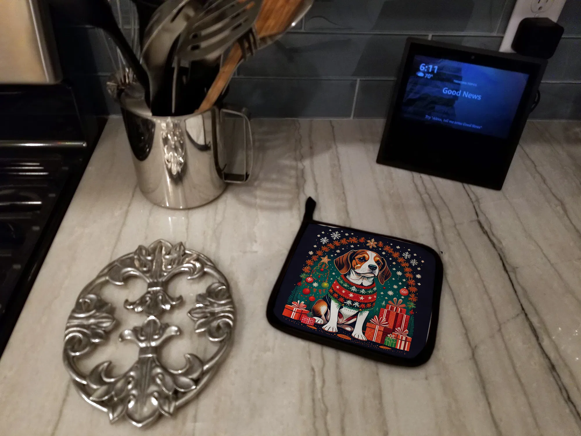 Beagle Christmas Pair of Pot Holders Kitchen Heat Resistant Pot Holders Sets Oven Hot Pads for Cooking Baking BBQ, 7 1/2 x 7 1/2