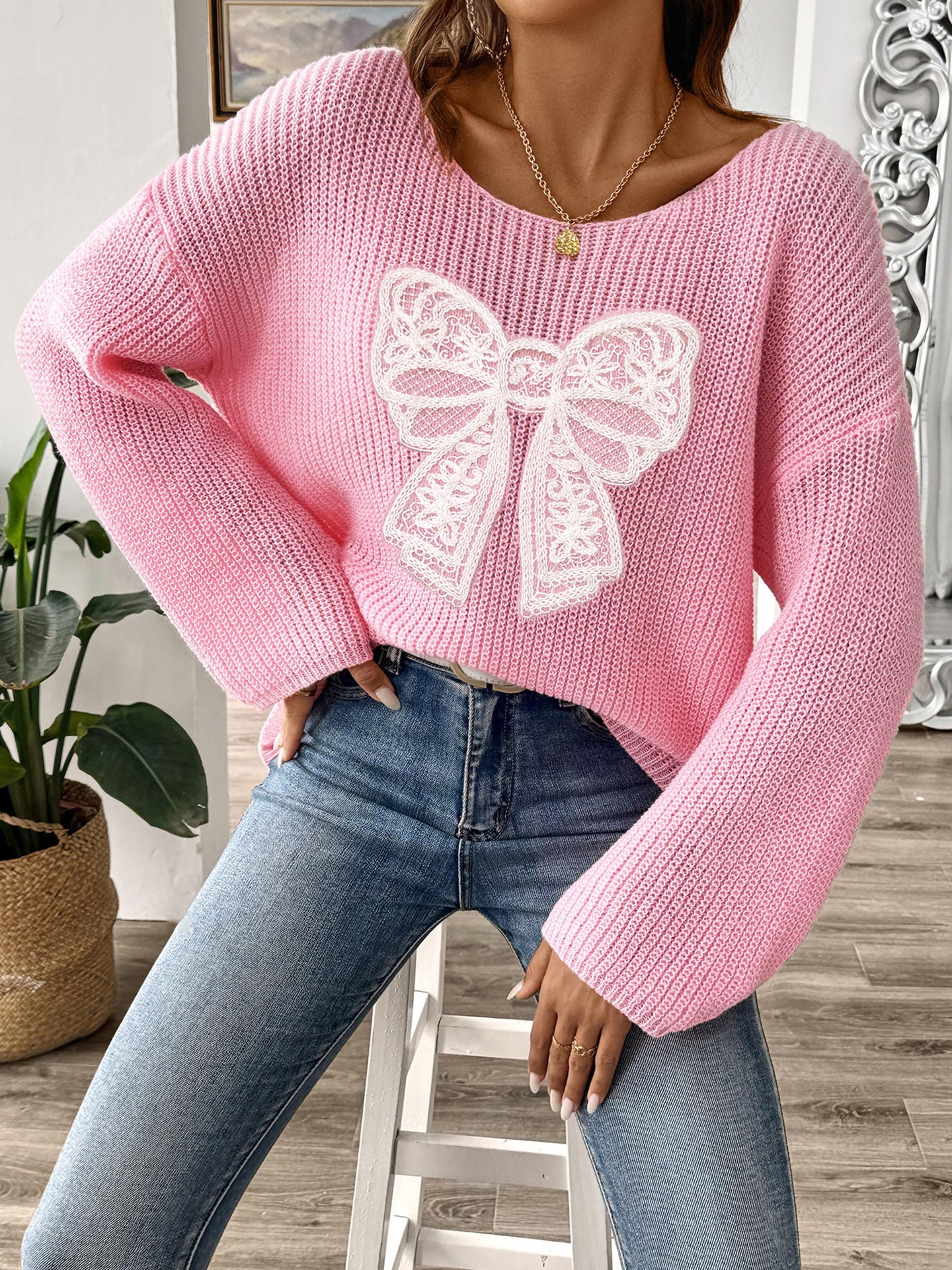 Bow Embroidery Patch Women's Pullover